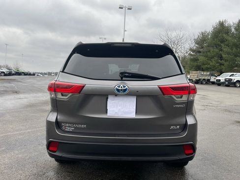 Used 2019 Toyota Highlander XLE image 4