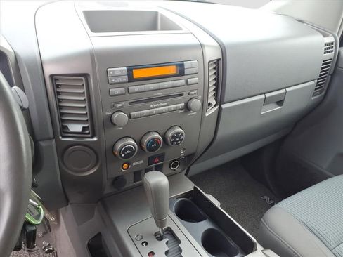 Used 2005 Nissan Titan SE image 23