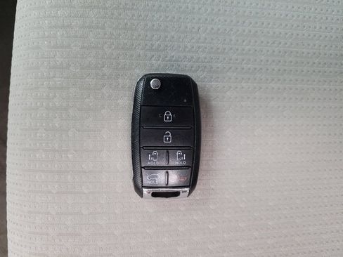 Used 2016 Kia Sedona LX w/ LX Convenience Package FWD image 32
