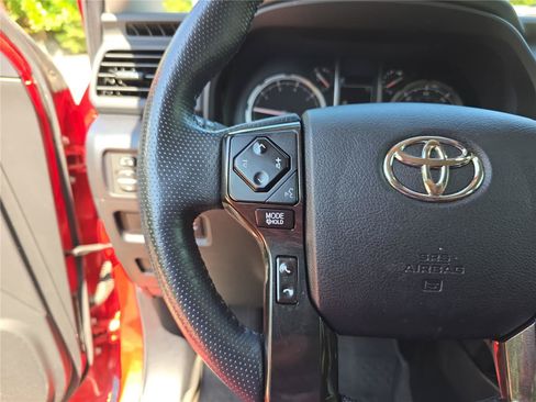 Used 2024 Toyota 4Runner TRD Off-Road Premium w/ Moonroof Package AWD/4WD image 33