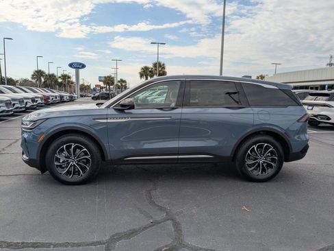 New 2026 Lincoln Nautilus Premier image 7