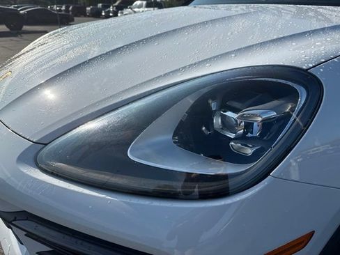 Used 2019 Porsche Cayenne AWD/4WD image 9