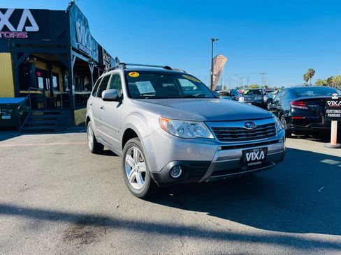 Used 2010 Subaru Forester 2.5X Limited AWD/4WD image 3