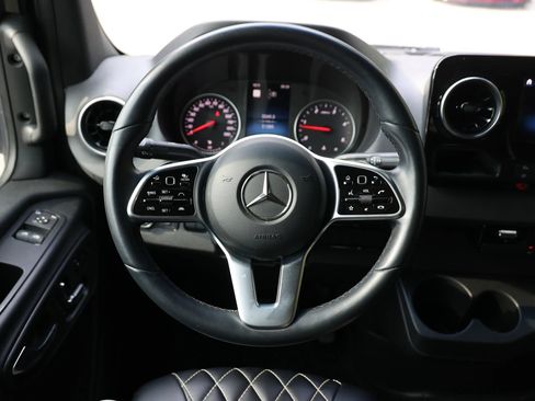 Used 2021 Mercedes-Benz Sprinter 3500 image 19