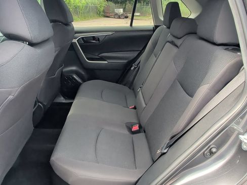 Used 2021 Toyota RAV4 LE AWD/4WD image 23