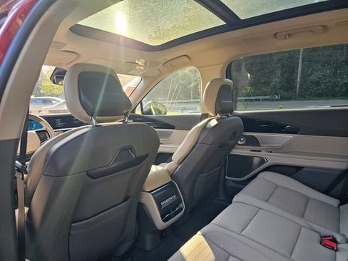 Used 2025 Lincoln Nautilus Reserve AWD/4WD image 14