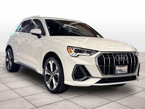 Used 2020 Audi Q3 2.0T Premium Plus w/ Premium Plus Package AWD/4WD image 2