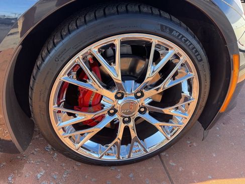 Used 2014 Chevrolet Corvette Stingray Convertible w/ 2LT Preferred Equipment Group RWD image 18