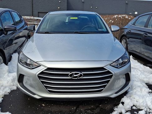 Used 2018 Hyundai Elantra SEL image 2