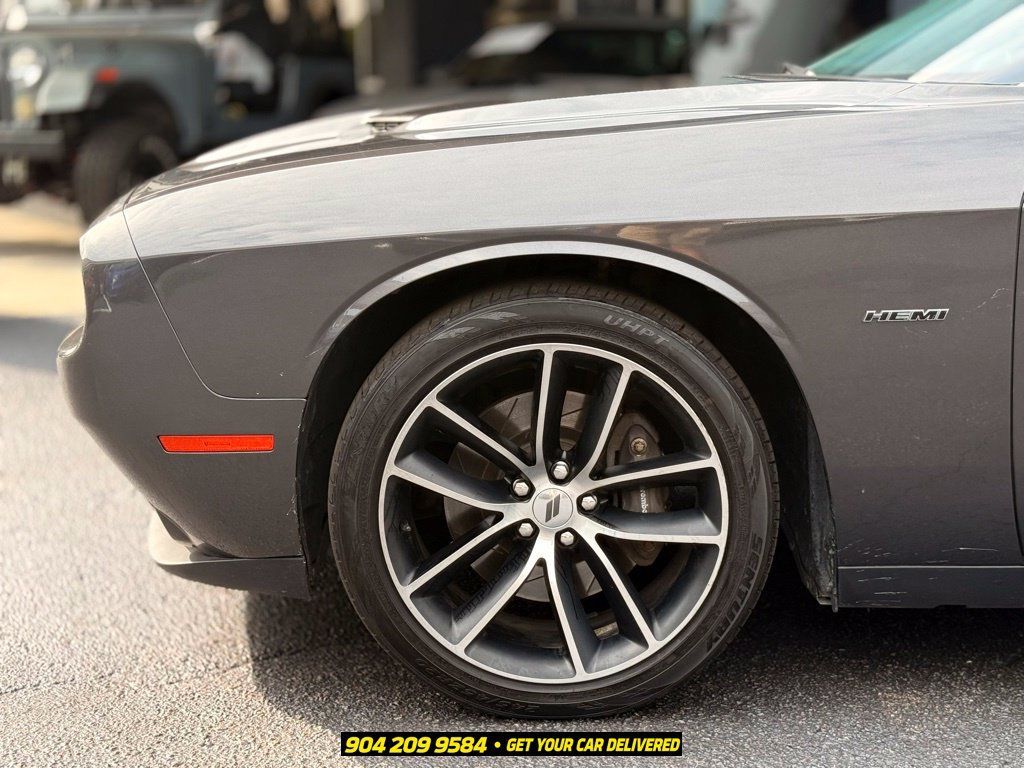 Used 2018 Dodge Challenger R/T w/ Performance Handling Group RWD image 13