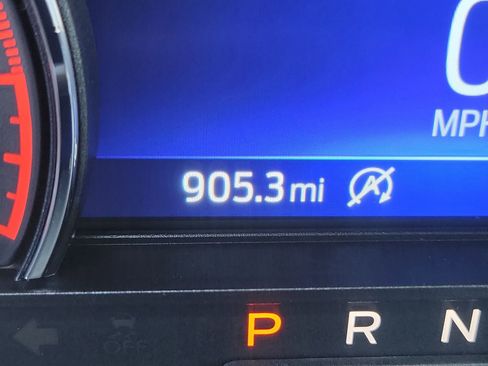 Used 2024 Ford Explorer XLT w/ Equipment Group 202A image 11