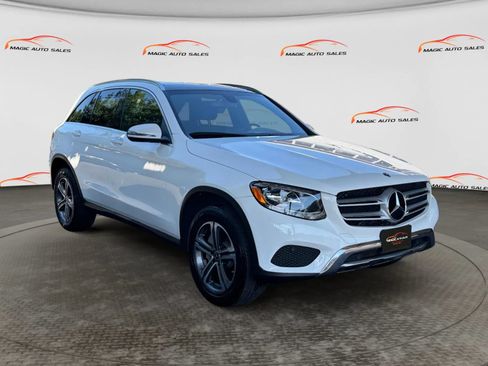 Used 2019 Mercedes-Benz GLC 300 4MATIC image 5