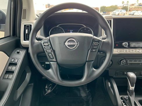 Certified 2025 Nissan Frontier SV image 12