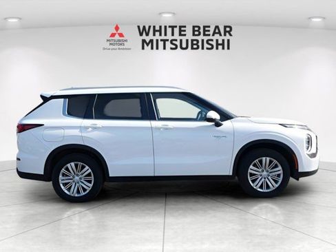 Used 2025 Mitsubishi Outlander ES AWD/4WD image 8