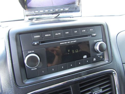 Used 2013 RAM C/V Tradesman FWD image 12