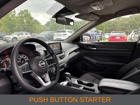 Used 2025 Nissan Altima 2.5 SV FWD image 5