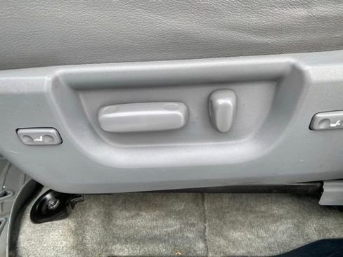 Used 2011 Toyota Sequoia Limited image 22