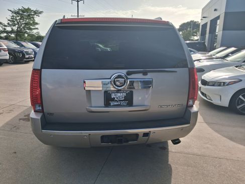 Used 2008 Cadillac Escalade ESV AWD image 8