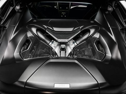 Used 2017 Acura NSX AWD/4WD image 5