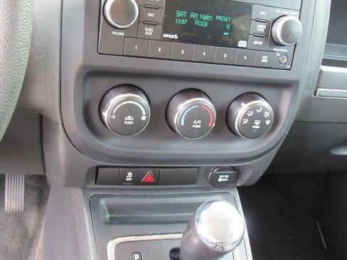 Used 2017 Jeep Patriot Sport image 22