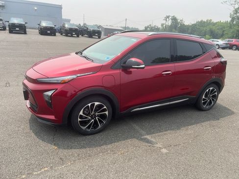 Used 2022 Chevrolet Bolt EUV Premier w/ Sun & Sound Package FWD image 1