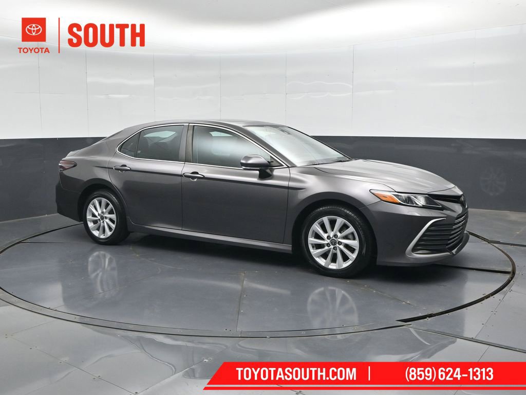 Used 2022 Toyota Camry LE FWD image 1