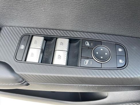 Used 2022 Mitsubishi Outlander SE image 12