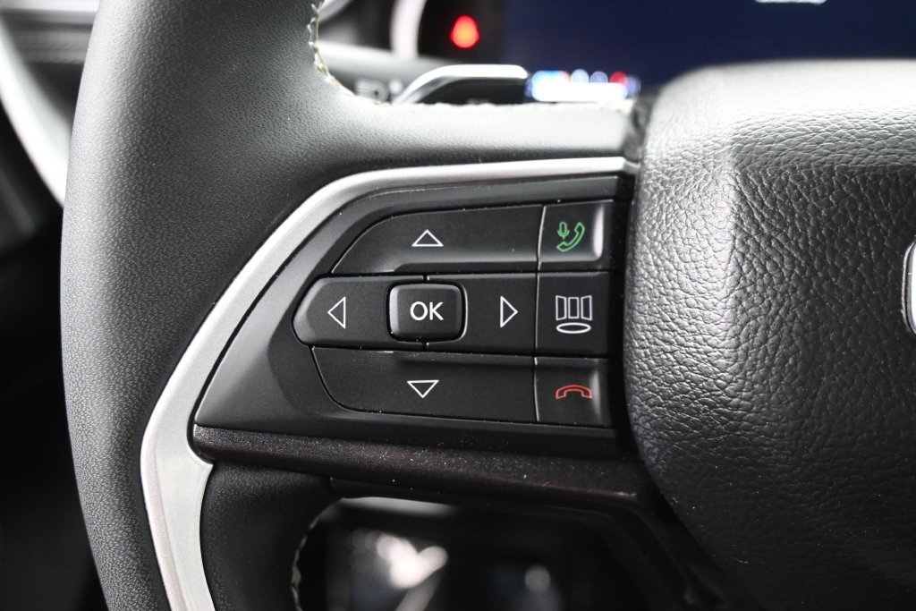 Used 2023 Jeep Grand Cherokee Altitude AWD/4WD image 22