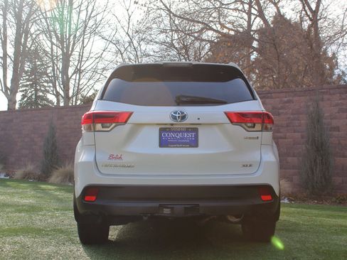 Used 2017 Toyota Highlander XLE image 19