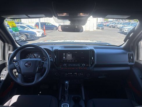 Used 2026 Nissan Frontier PRO-4X AWD/4WD image 32