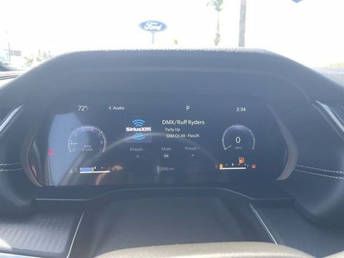 Used 2023 Jeep Grand Cherokee Altitude AWD/4WD image 11