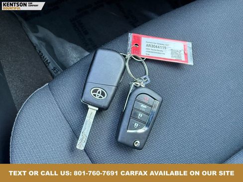 Used 2024 Toyota Corolla LE image 33