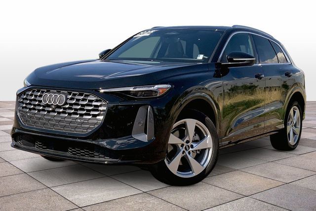 Certified 2025 Audi Q5 Premium Plus w/ Premium Plus AWD/4WD image 1