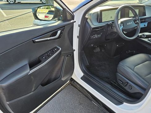 Certified 2022 Kia EV6 Wind w/ Wind Technology Package image 23