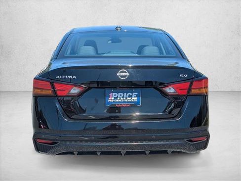 Used 2024 Nissan Altima 2.5 SV FWD image 6