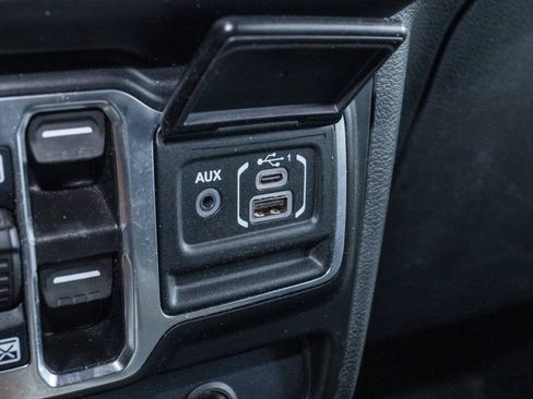 Used 2023 Jeep Gladiator Sport AWD/4WD image 51