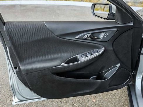 Used 2025 Chevrolet Malibu RS image 21