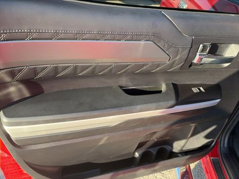 Used 2020 Toyota Tundra 4x4 CrewMax image 12