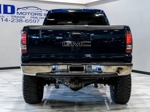 Used 2005 GMC Sierra 2500 SLT w/ Heavy-Duty Power Package AWD/4WD image 11
