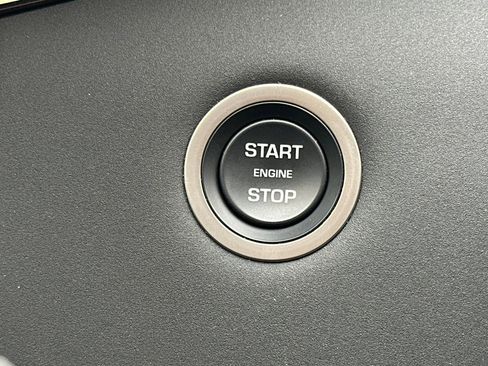 Used 2024 Land Rover Range Rover Evoque S image 36