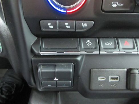 Certified 2022 Chevrolet Silverado 3500 LTZ w/ LTZ Convenience Package image 34