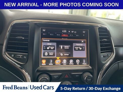 Used 2017 Jeep Grand Cherokee Limited image 11