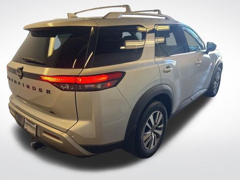 Used 2022 Nissan Pathfinder SL w/ Lighting Package (N92) FWD image 6