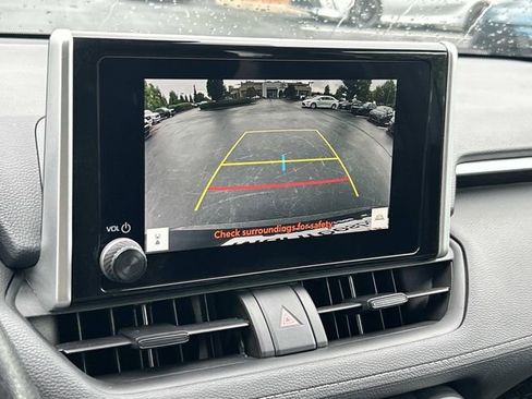Used 2025 Toyota RAV4 XLE FWD image 24