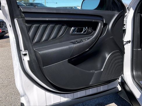 Used 2018 Ford Taurus SHO w/ Driver Assist Package image 17