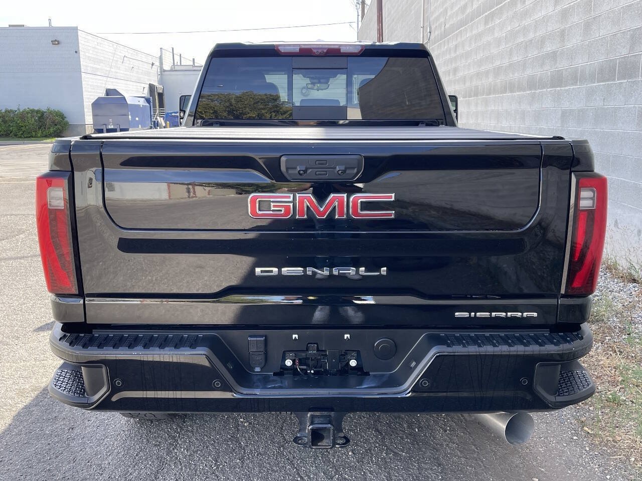 Used 2024 GMC Sierra 3500 Denali w/ Technology Package AWD/4WD image 8