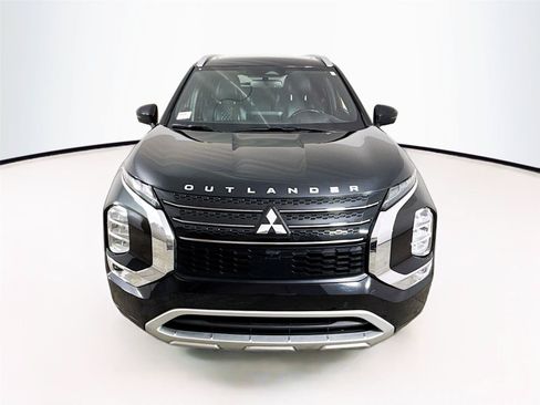 Used 2022 Mitsubishi Outlander SEL FWD image 2
