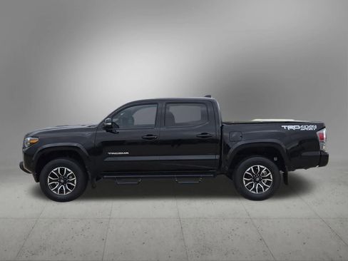 Used 2023 Toyota Tacoma TRD Sport w/ Technology Package AWD/4WD image 3