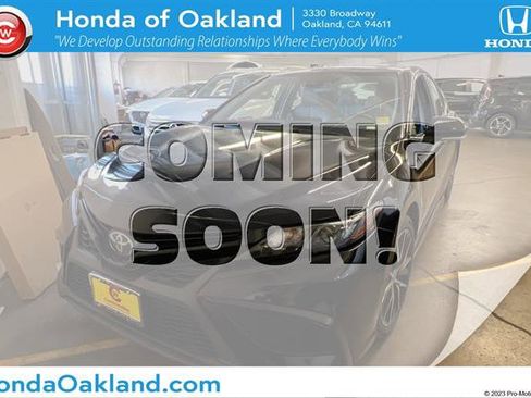 Used 2023 Toyota Camry SE image 1
