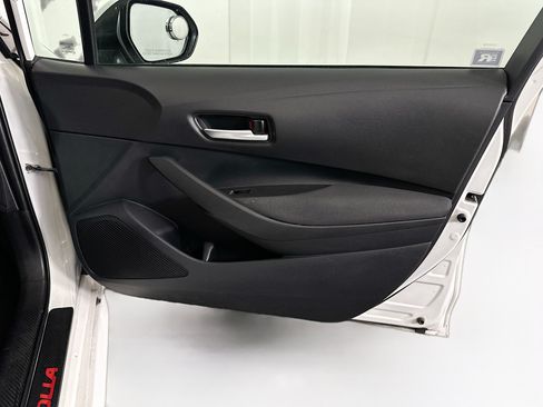 Used 2021 Toyota Corolla LE FWD image 29